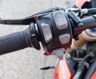 TRIUMPH 1200 RS + pot  SC project