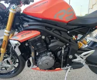 TRIUMPH 1200 RS + pot  SC project