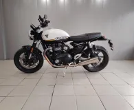 TRIUMPH 1200 1er main revisee
