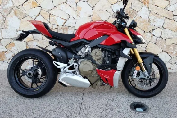 DUCATI Streetfighter 1103 Streetfighter V4 S visible sur rendez-vous
