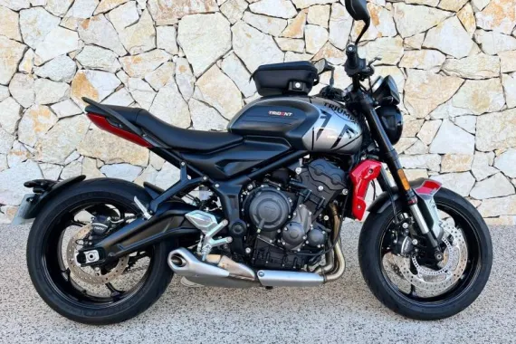 TRIUMPH Trident 660 + OPTION.    950 KM SEULEMENT