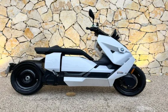 BMW C CE04 11kW 125 CM3  CE 04