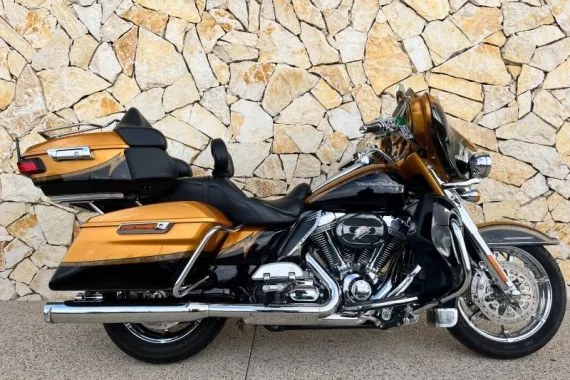HARLEY-DAVIDSON CVO Electra Ult Ltd TOURING ELECTRA GLIDE 1800 ULTRA LIMITED CVO FLHTKSE