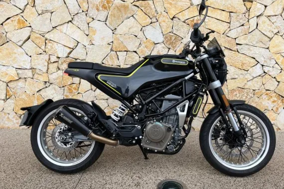 HUSQVARNA Svartpilen 401 2021