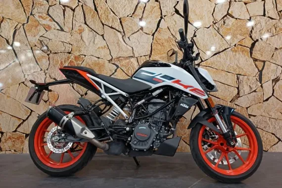 KTM 125 DUKE .