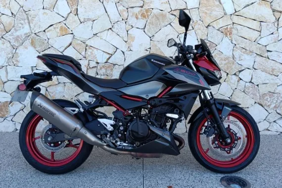 KAWASAKI Z 500 SE 2024 + pot Akrapovic