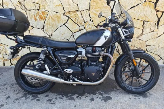TRIUMPH Speed Twin 900