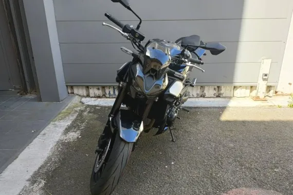 KAWASAKI Z Z 900 Noir 125 ch a saisir