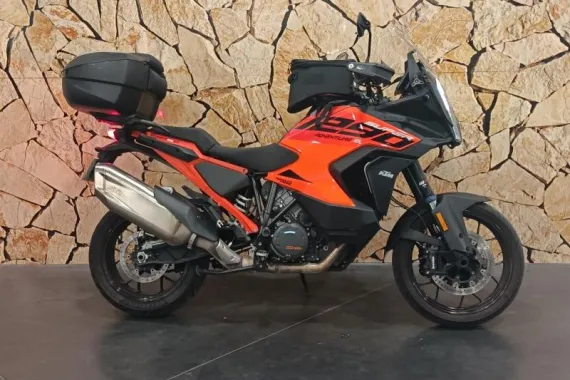 KTM 1290 SUPER ADVENTURE S .