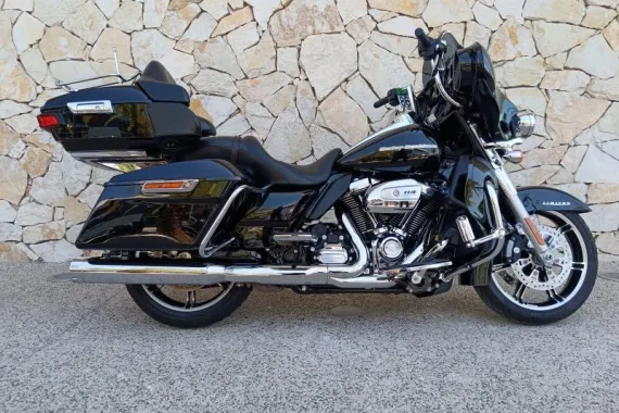 HARLEY-DAVIDSON Road Glide Limited 1868 Noir + pot