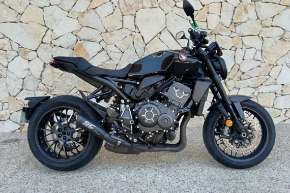 HONDA CB 1000 R+ 2023 Black edition