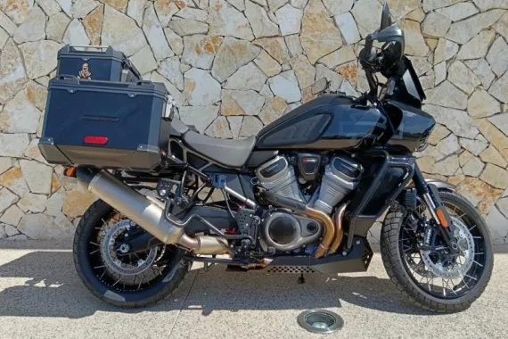 HARLEY-DAVIDSON Pan AMERICA SPECIAL .