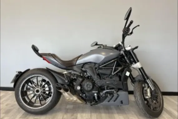 DUCATI Diavel 1200 Carbon ABS 2017