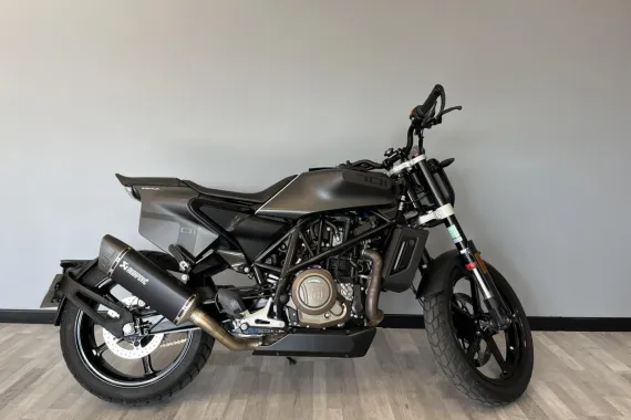 HUSQVARNA Svartpilen 