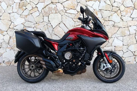 MV-AGUSTA Turismo Veloce 800 Lusso + valises