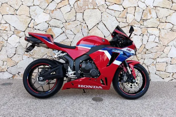 HONDA CBR 600 RR + Akrapovic