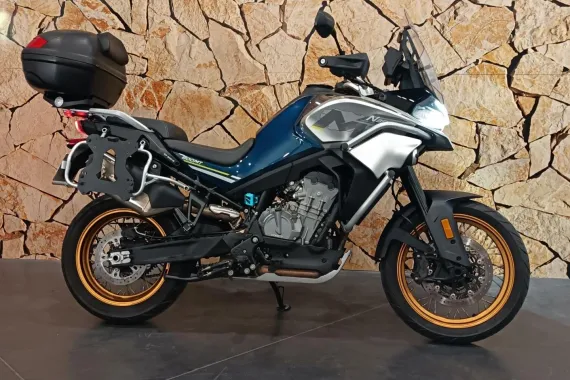 CF MOTO 800 MT TOURING .