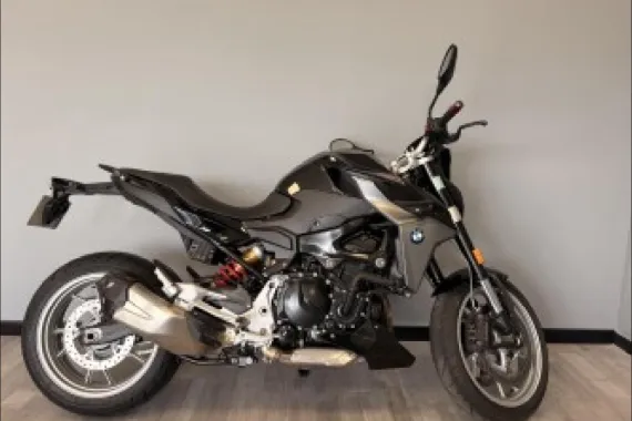 BMW F 900 R 8CV