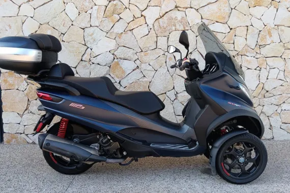 PIAGGIO MP3 500 HPE Sport Advanced ABS top case