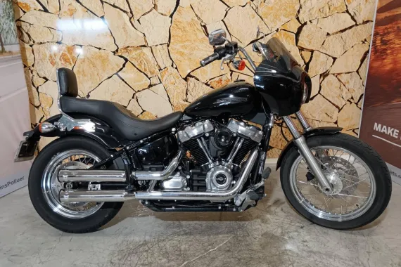 HARLEY-DAVIDSON Softail Standard Softail Standard 1745 Noir
