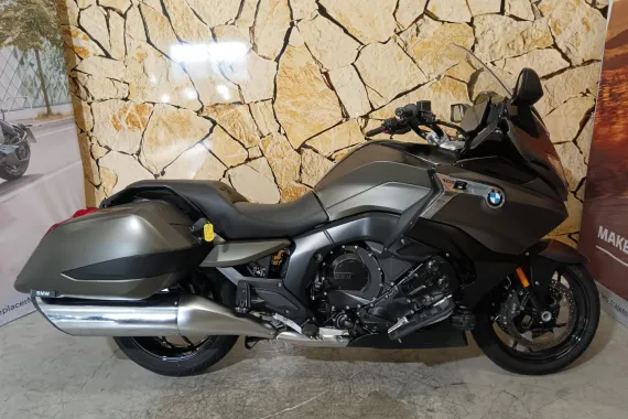 BMW K 1600 B .