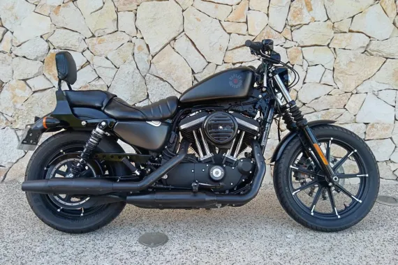 HARLEY-DAVIDSON Sportster XL 883 Iron Couleur 2020