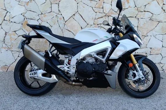 APRILIA Tuono 1100 V4 Euro 5 175cv 1er main