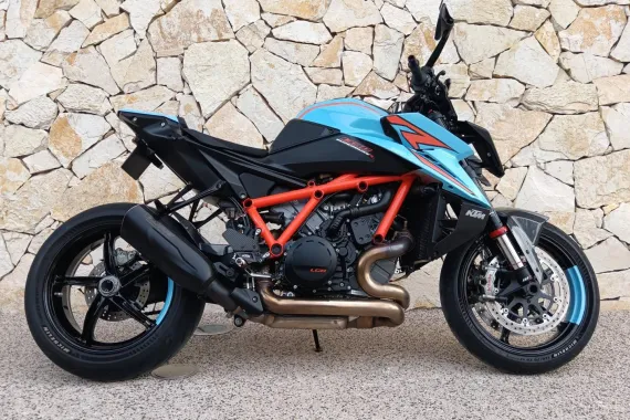 KTM Super Duke 1390 R MODELE UNIQUE. + OPTIONS