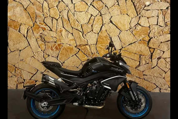 CF MOTO  