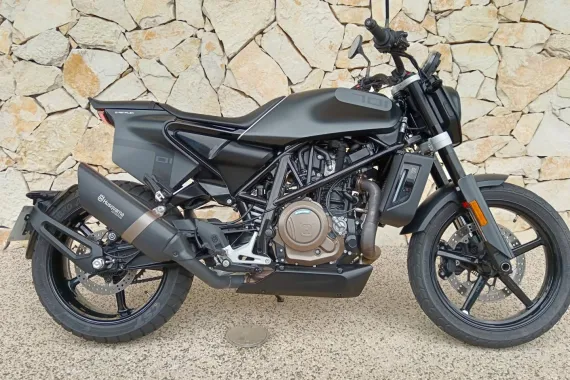 HUSQVARNA Svartpilen 701 2020