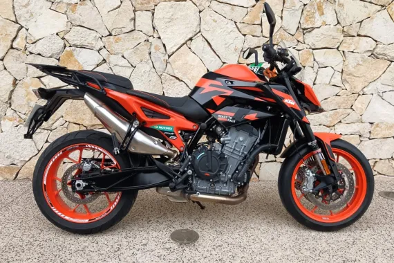 KTM Duke 890 GP + options