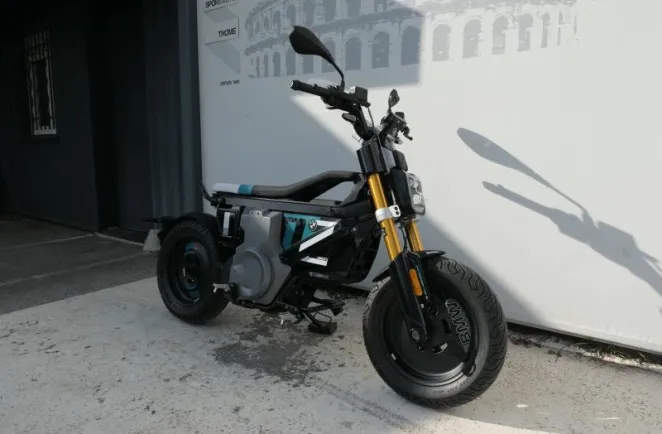 BMW E02 AM (50cm3) Pack Highline + Charge Rapide CE02 CE 02