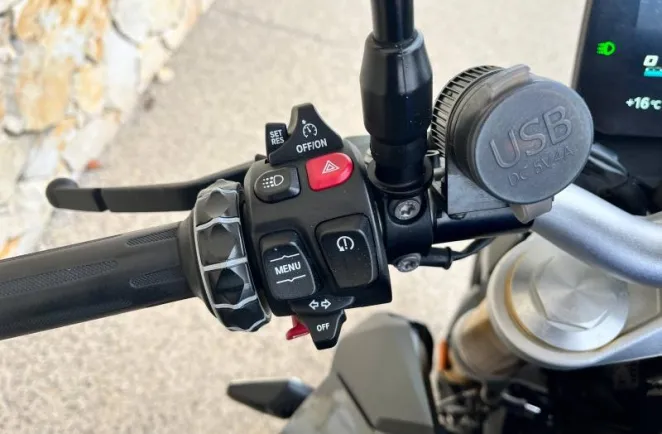 BMW 900 R VERSION A2