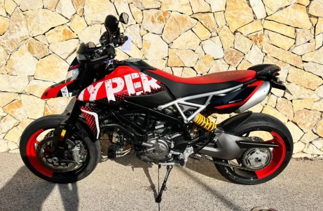 DUCATI Hypermotard 950