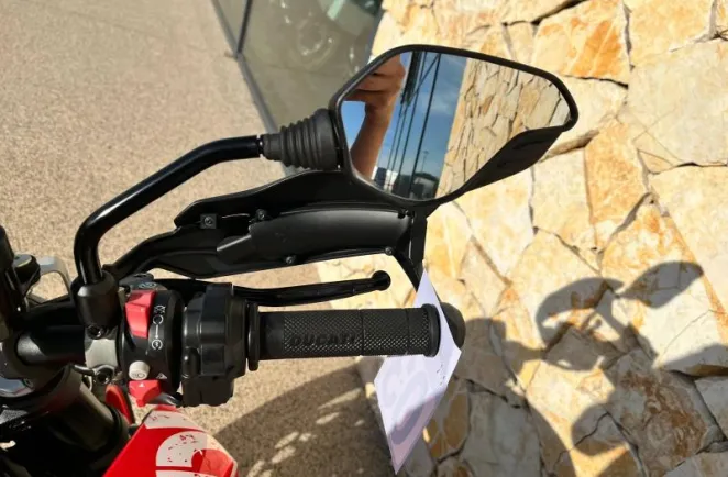 DUCATI Hypermotard 950