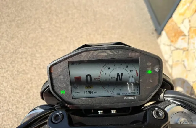 DUCATI Hypermotard 950