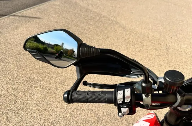 DUCATI Hypermotard 950