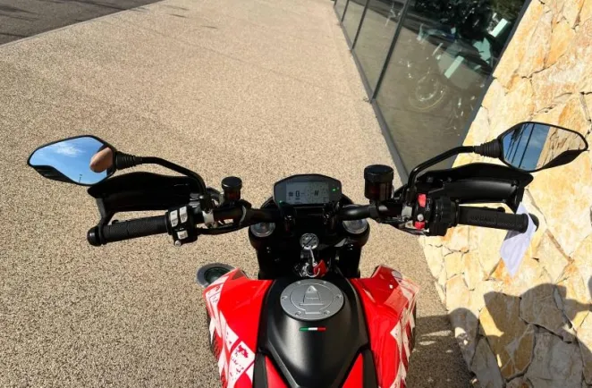 DUCATI Hypermotard 950