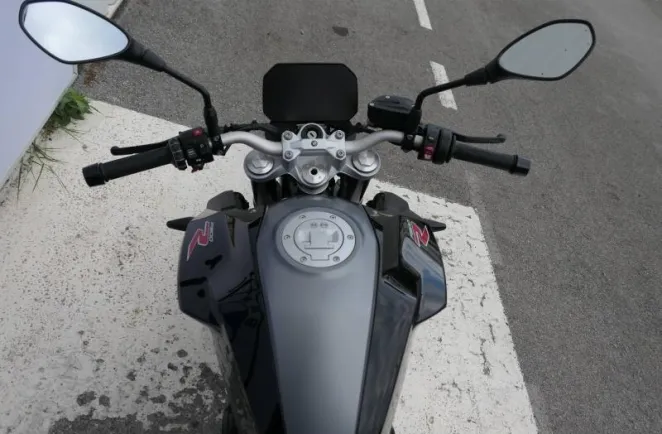 BMW 900 R A2 + Shifter