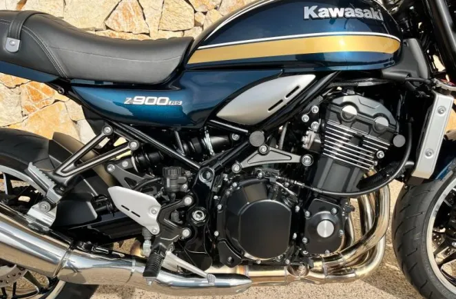 KAWASAKI 900 RS  2024