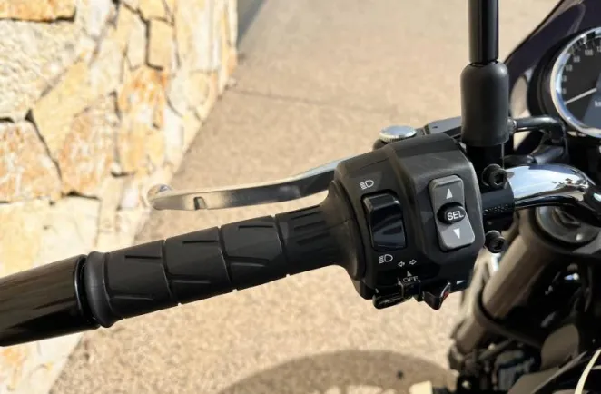 KAWASAKI 900 RS  2024