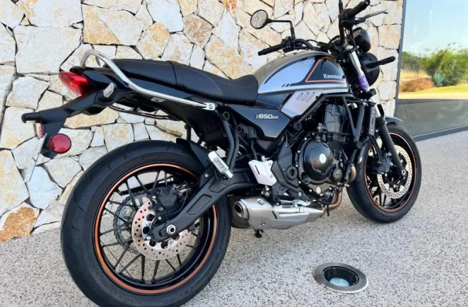 KAWASAKI 650 RS Noir 2022 A2