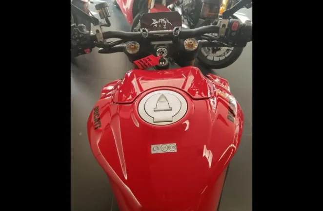 DUCATI 890 Streetfighter V2 S