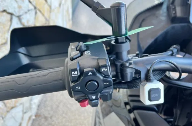 CF MOTO 800 MT-X + OPTIONS PROTECTIONS ET TOP CASE...