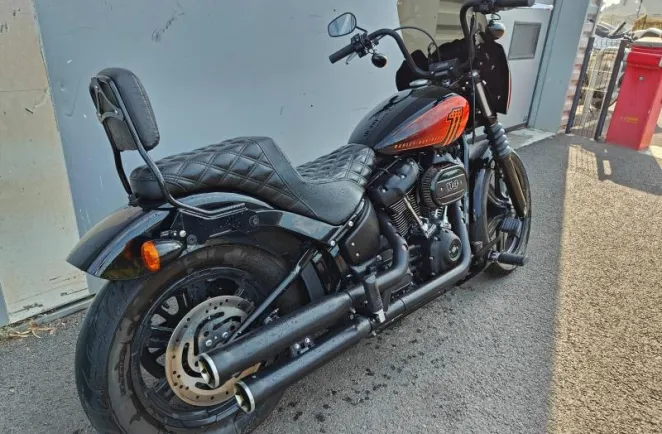 HARLEY-DAVIDSON Custom 1868 Couleur 2022