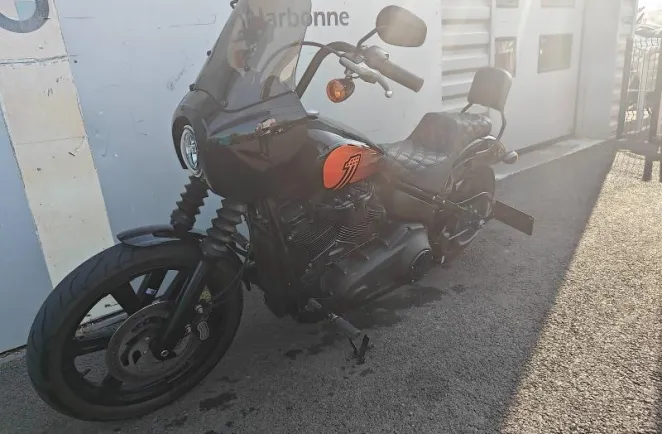 HARLEY-DAVIDSON Custom 1868 Couleur 2022