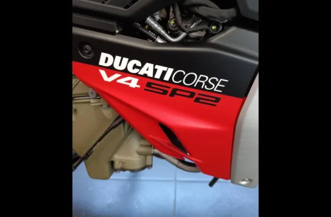 DUCATI 1103 Streetfighter V4 SP2