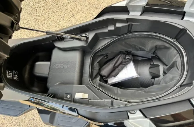 BMW 400 GT Euro 5 + top case