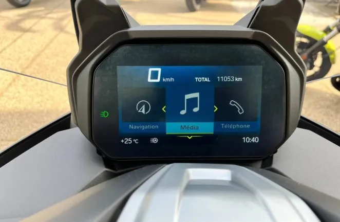 BMW 400 GT Euro 5 + top case