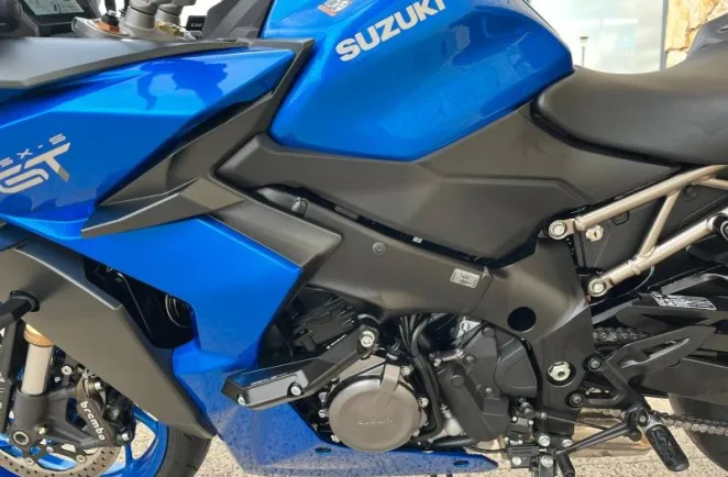SUZUKI 1000 2024 Avec Bagagerie Complète